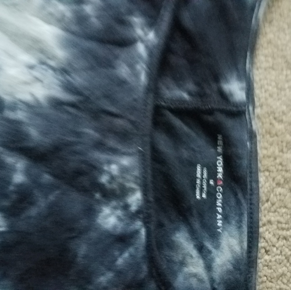 New York and Company  tye dye shirt   Size M - Picture 3 of 3